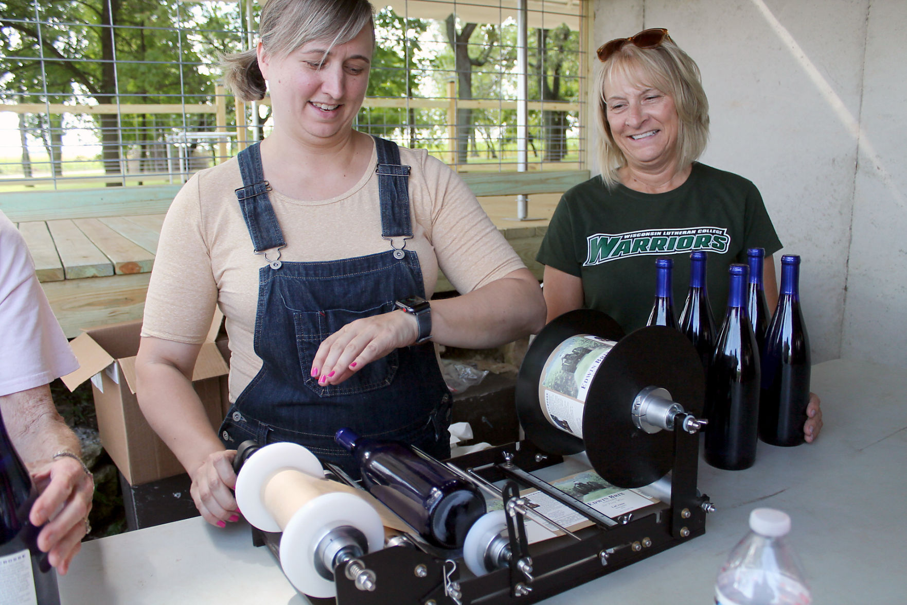 Labeling bottles